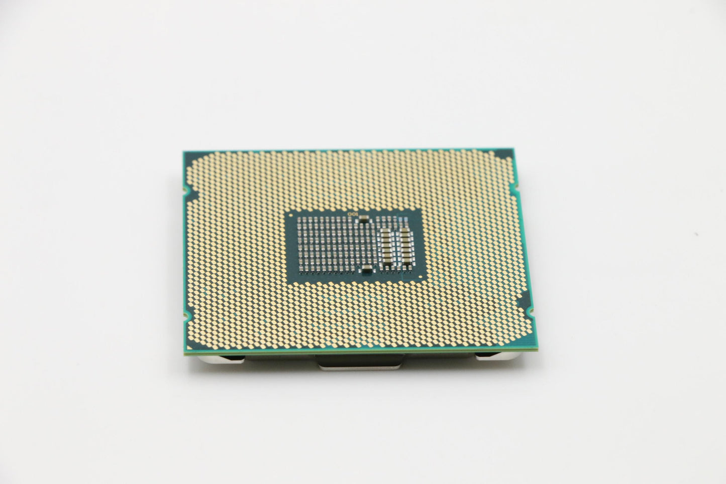 Lenovo Xeon W2135 39G 6C 140W - 01AG203