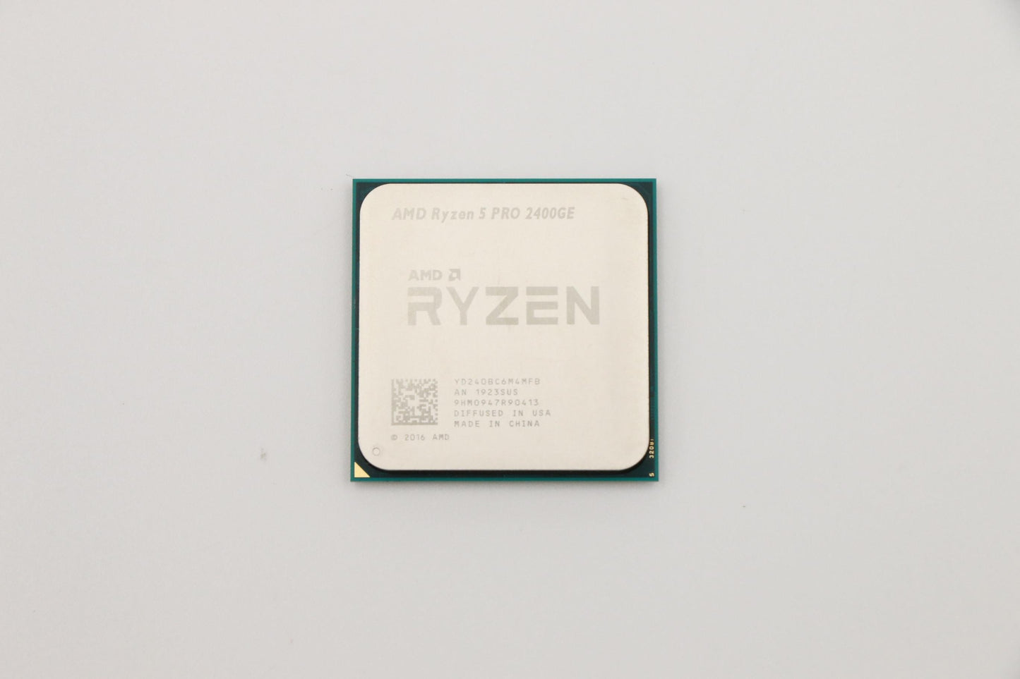 Lenovo AMD Ryzen 5 PRO 2400GE Processor 3.2GHz, 4-Core, 35W - 01AG269