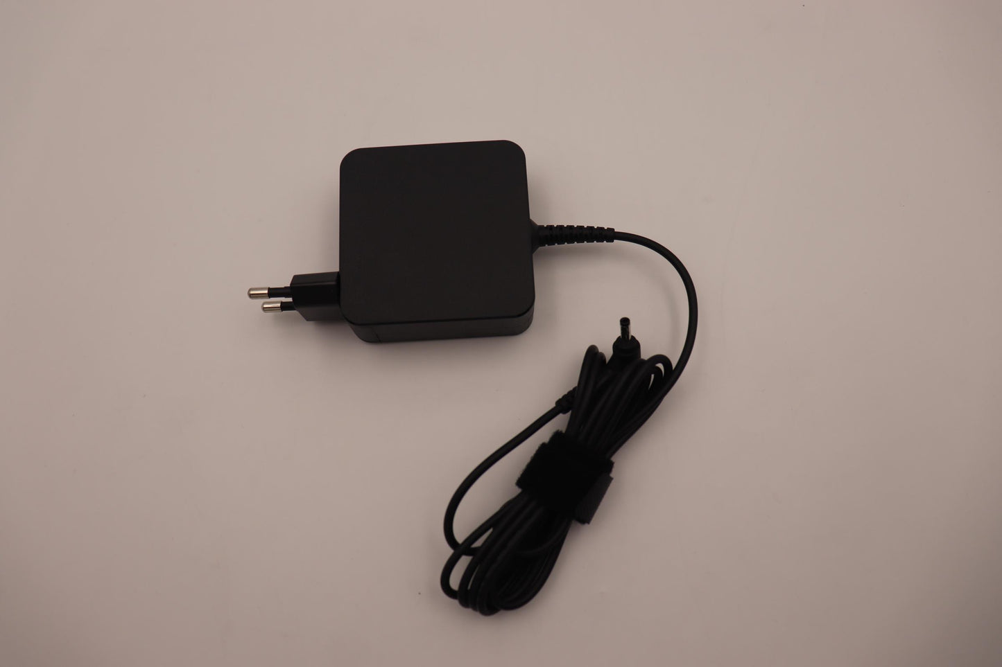 Lenovo 65W Circular AC Adapter, 2-Prong, COO, Black - 01FR148
