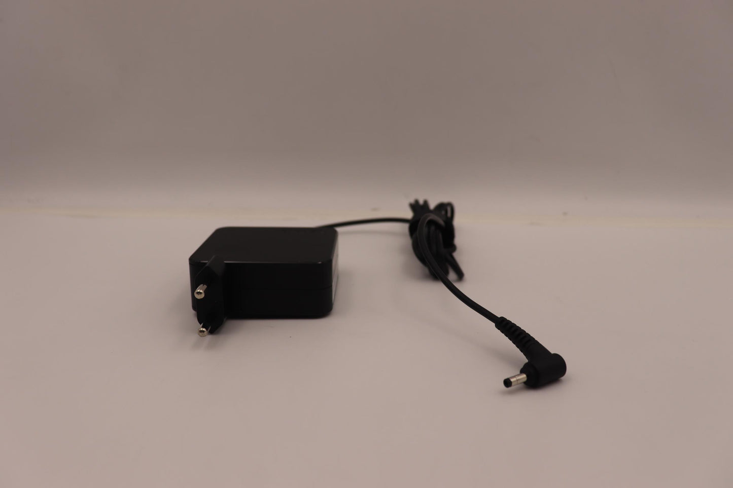 Lenovo 65W Circular AC Adapter, 2-Prong, COO, Black - 01FR148