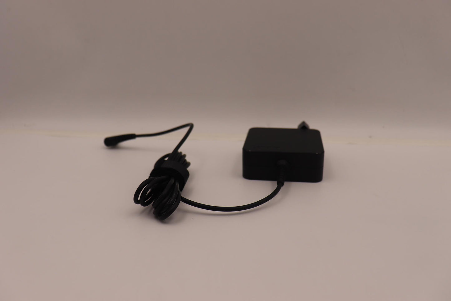 Lenovo 65W Circular AC Adapter, 2-Prong, COO, Black - 01FR148