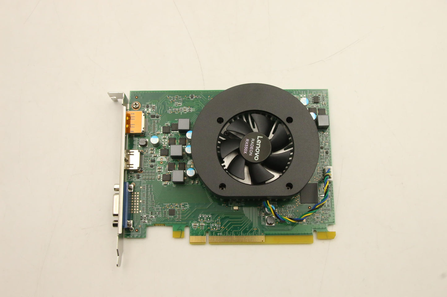 Lenovo BLD RX550X 4GB/D5/H/DP/DB/HP - 01YW869