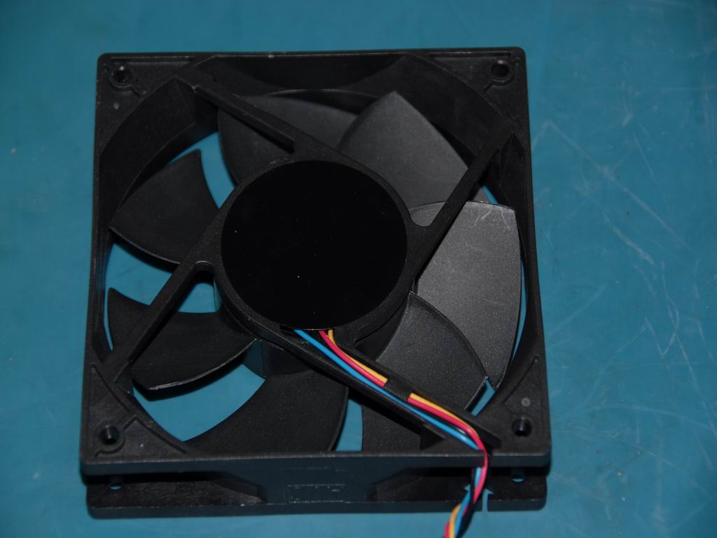 Lenovo Fan Husum Chassis 120X120X25 - 31038762