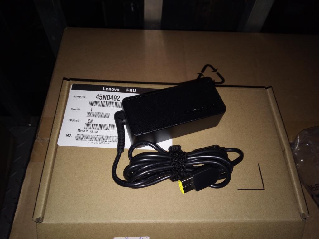 Lenovo AC Adapter, 45W, 20V, 3-Pin, Worldwide - 45N0492
