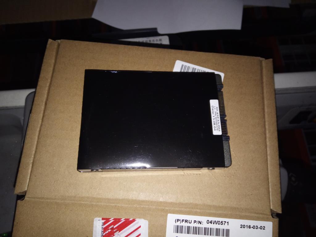 Lenovo Sd Solid State Drives - 04W0571
