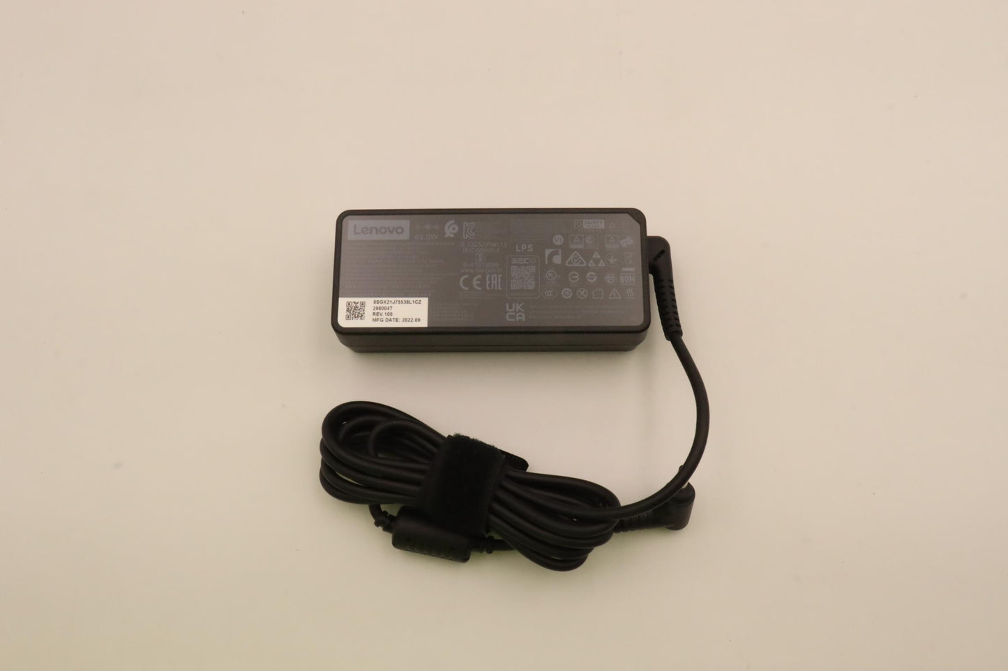 Lenovo AC Adapter, Round, 65W, 3P, Black - 5A11H02891