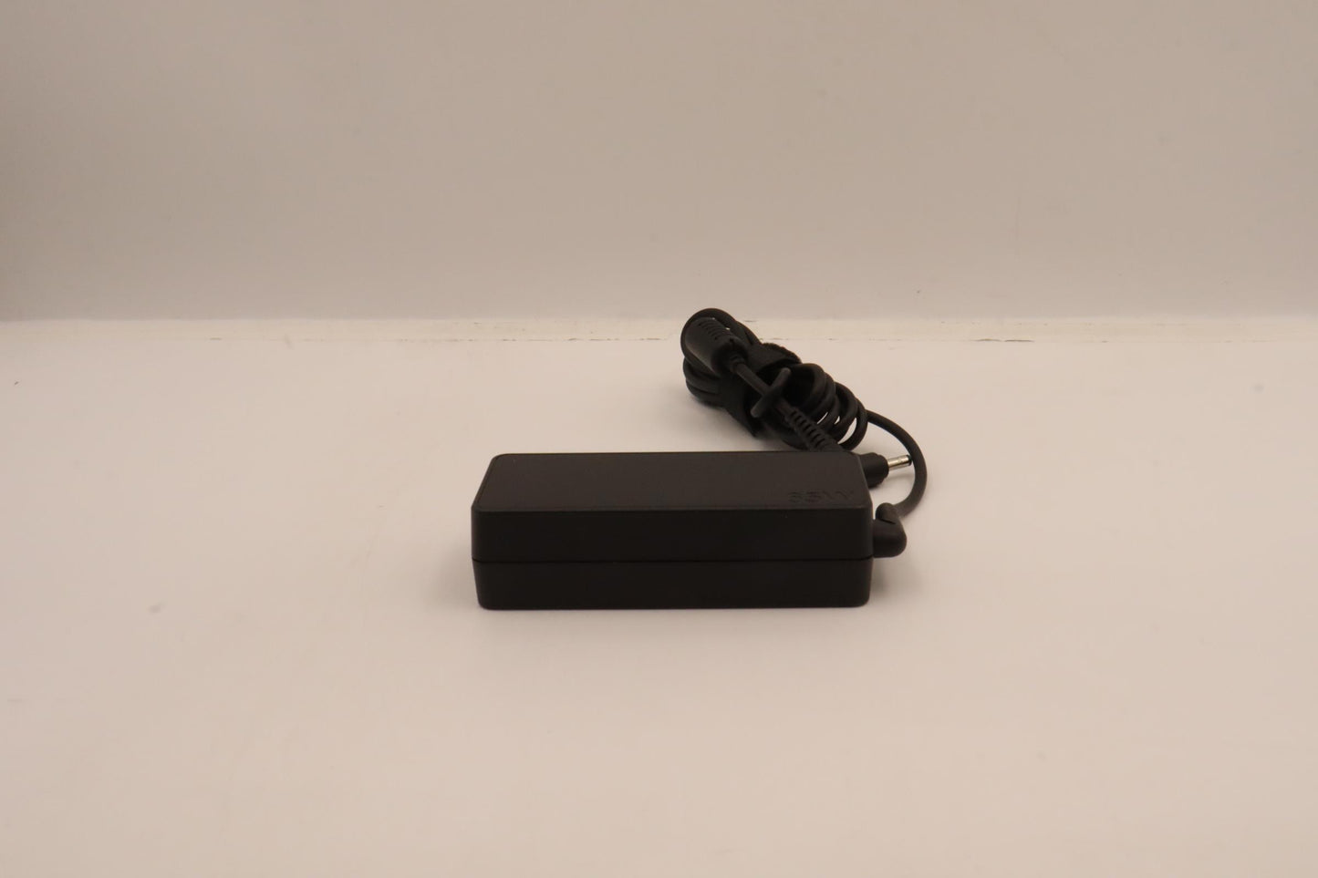 Lenovo AC Adapter, Round, 65W, 3P, Black - 5A11H02891