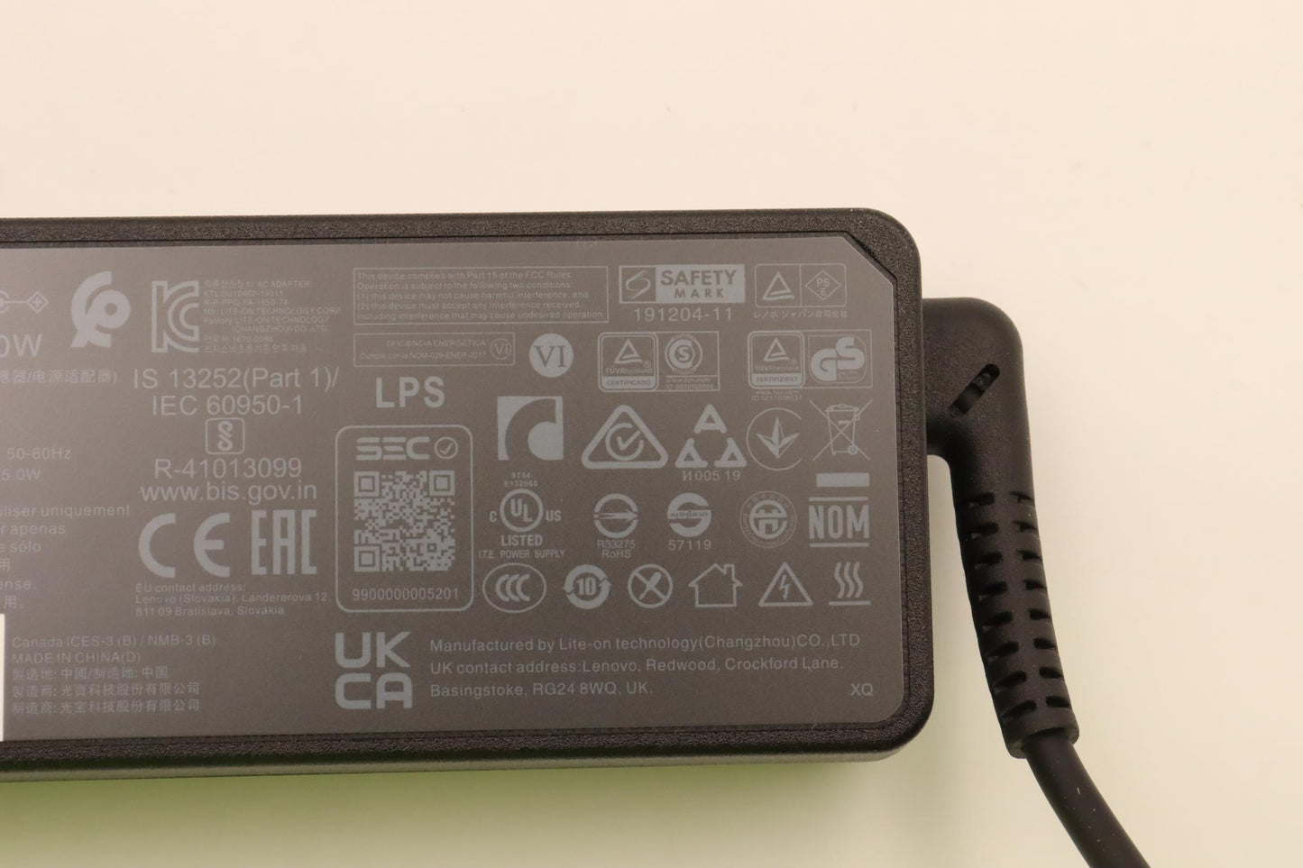 Lenovo AC Adapter, Round, 65W, 3P, Black - 5A11H02891