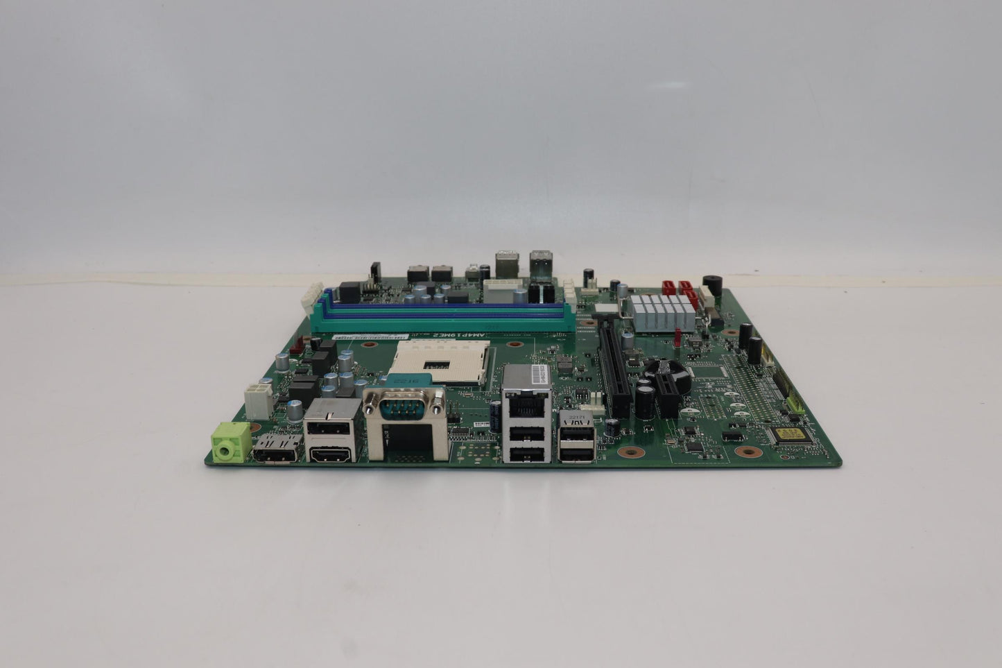 Lenovo Bdplanar Mb Am4 Cz Pro 565 Win - 5B20U55130