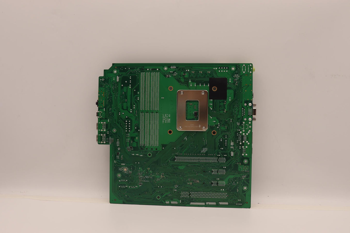 Lenovo B660 Motherboard, NATX Form Factor, Windows DPK - 5B20U55287