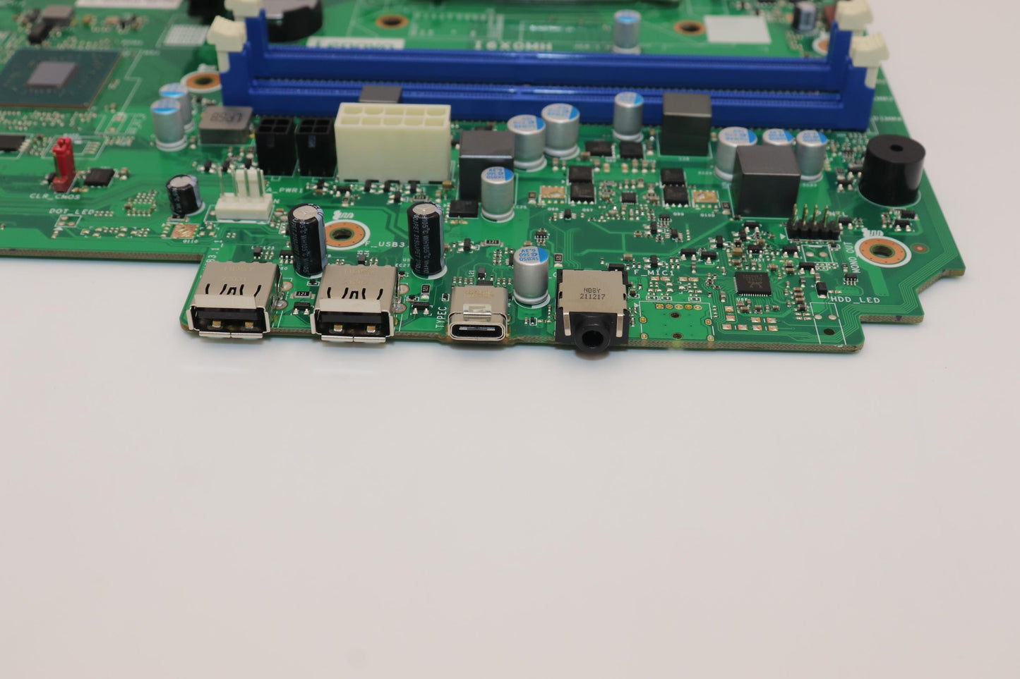 Lenovo B660 Motherboard, NATX Form Factor, Windows DPK - 5B20U55287