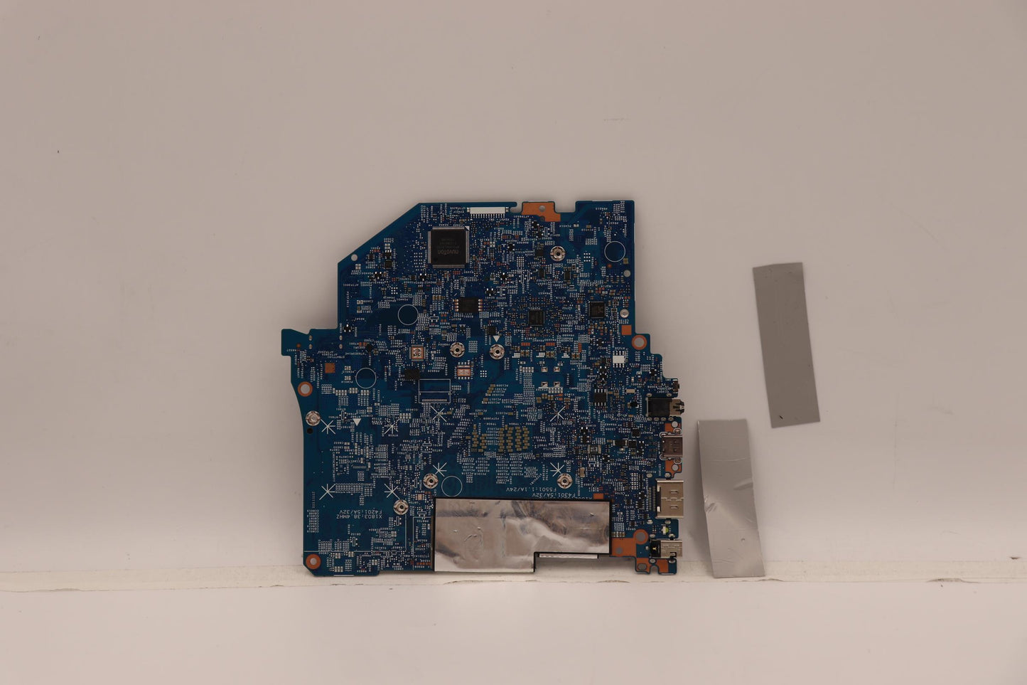 Lenovo BDPLANAR MB W 82R8 WIN I7-1255U UMA 16GB - 5B21H24573