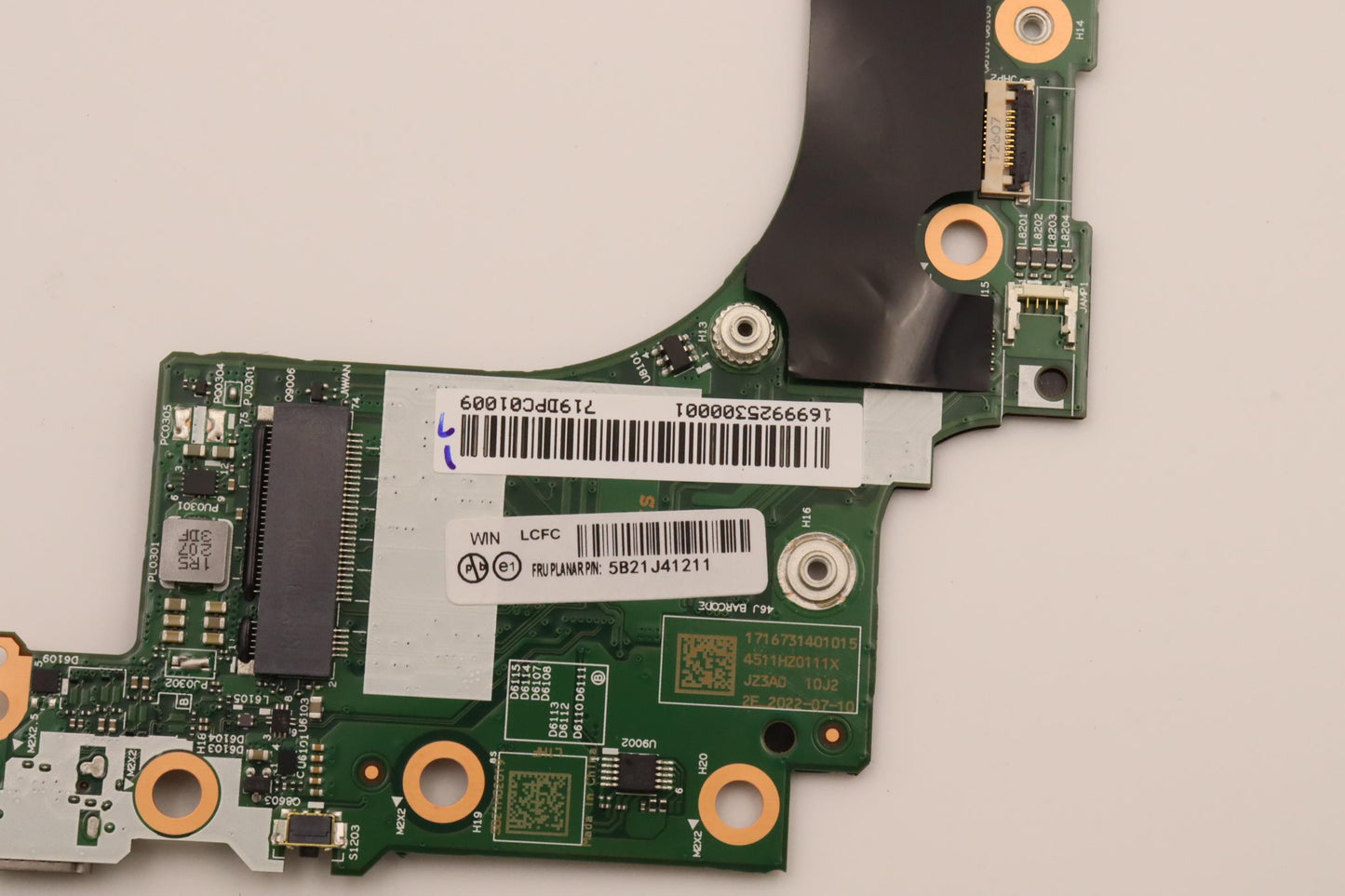 Lenovo Motherboard Ryzen 7, 16GB RAM, TPM 2.0, Windows DPK - 5B21J41211