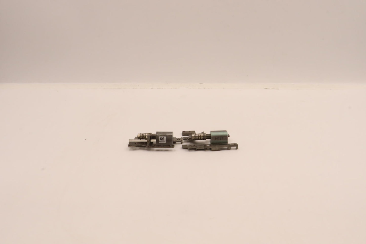 Lenovo Hinge Kit for QHD/LP - 5H50W13801