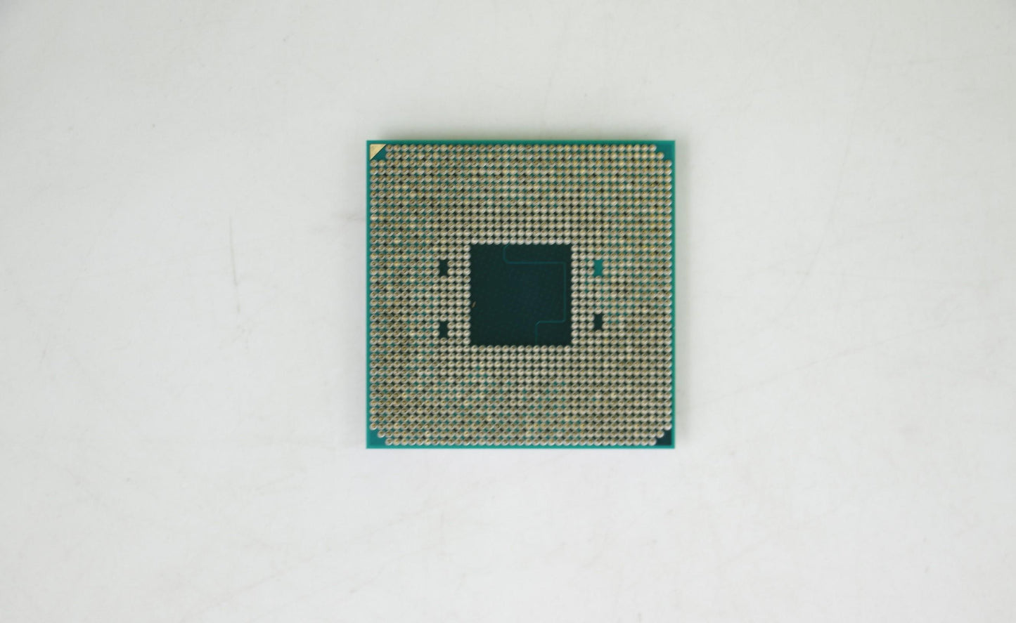 Lenovo AMD Ryzen 3 3200G Processor, 3.6GHz, 4 Cores - 5SA0U56068