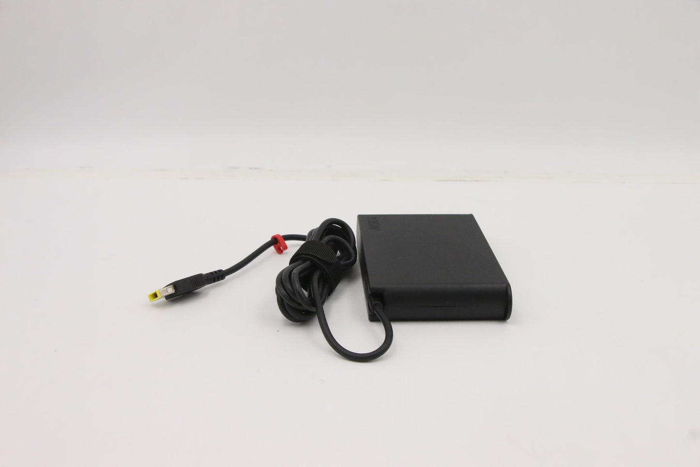 Lenovo (00HM688) - AC Adapter, Rectangle, 135W, 3-Prong, Black