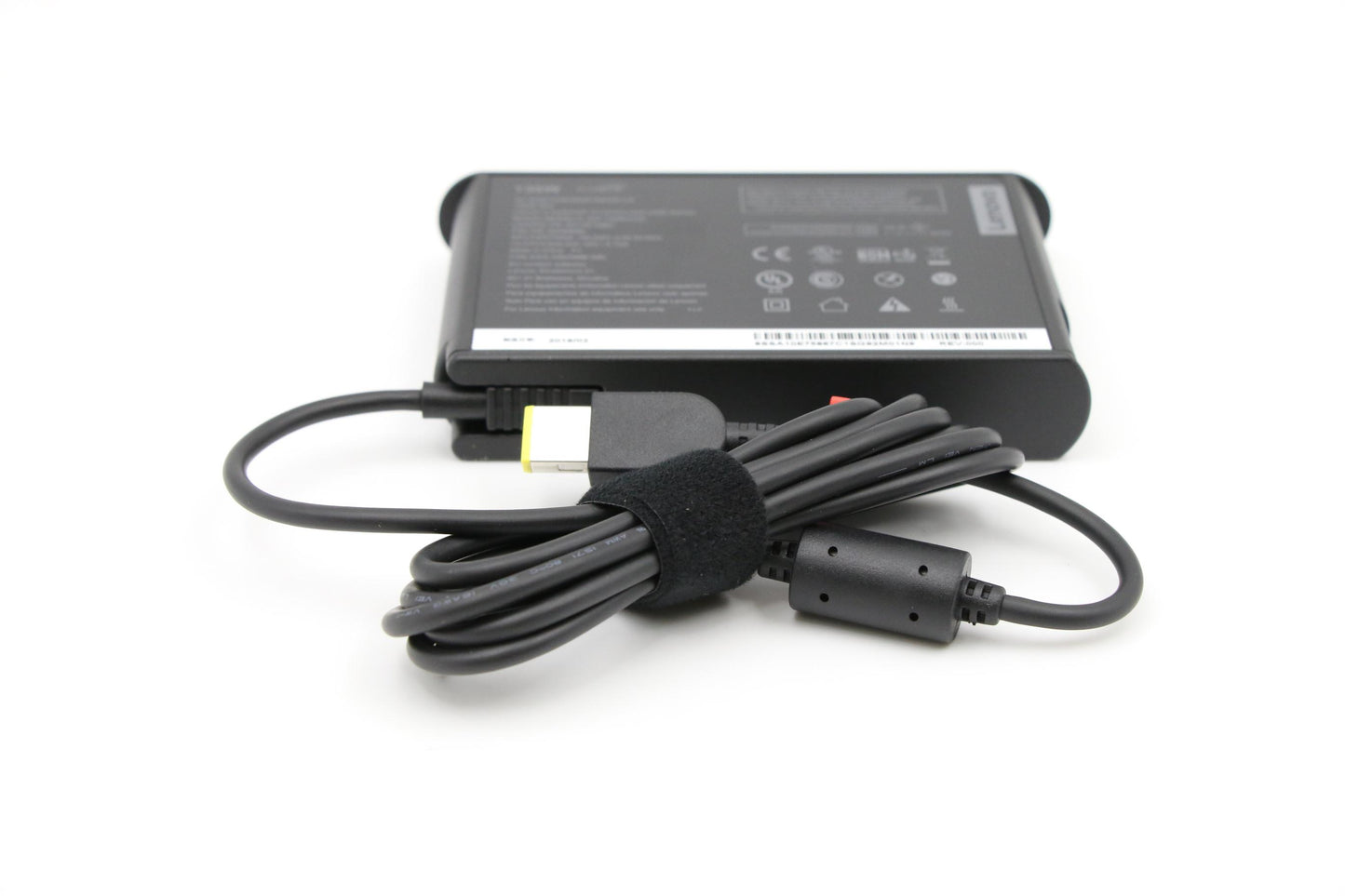 Lenovo (00HM689) AC Adapter, Rectangle, 135W, 2-Prong, Black