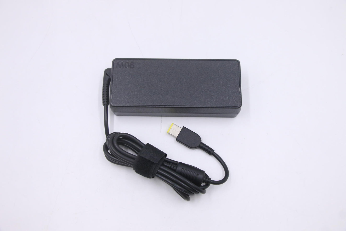 Lenovo Ac_Adapter,90W,100-240Vac,3P - 00PC758