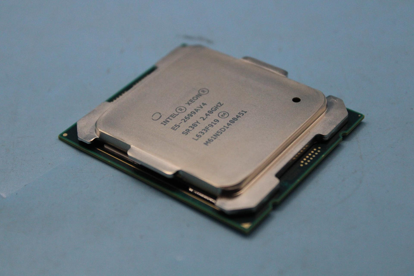 Lenovo Intel Xeon Processor E5-2699R - 00PH828