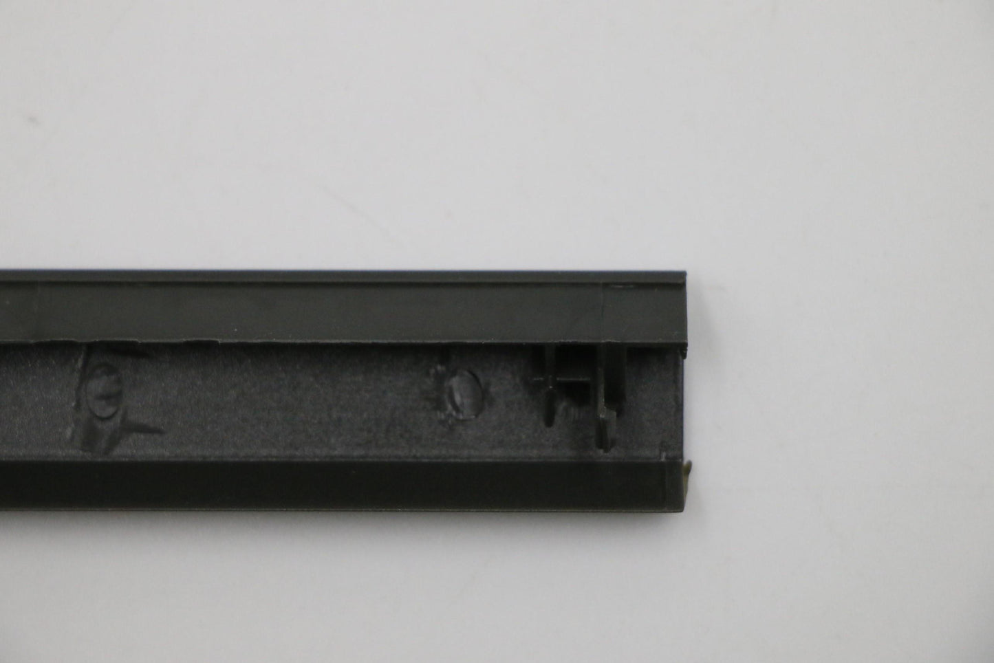 Lenovo 333Et4, F-Bezel Assembly , Jt - 01EF782