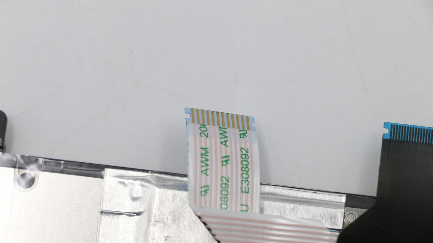 Lenovo Nb Keyboard Keyboard N/Bl Ltn - 01EP028
