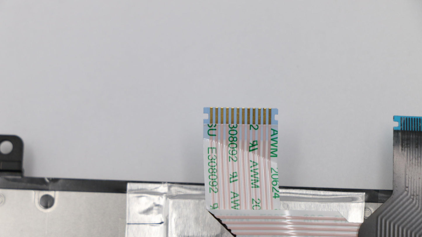 Lenovo Nb Keyboard Keyboard N/Bl Ltn - 01EP040