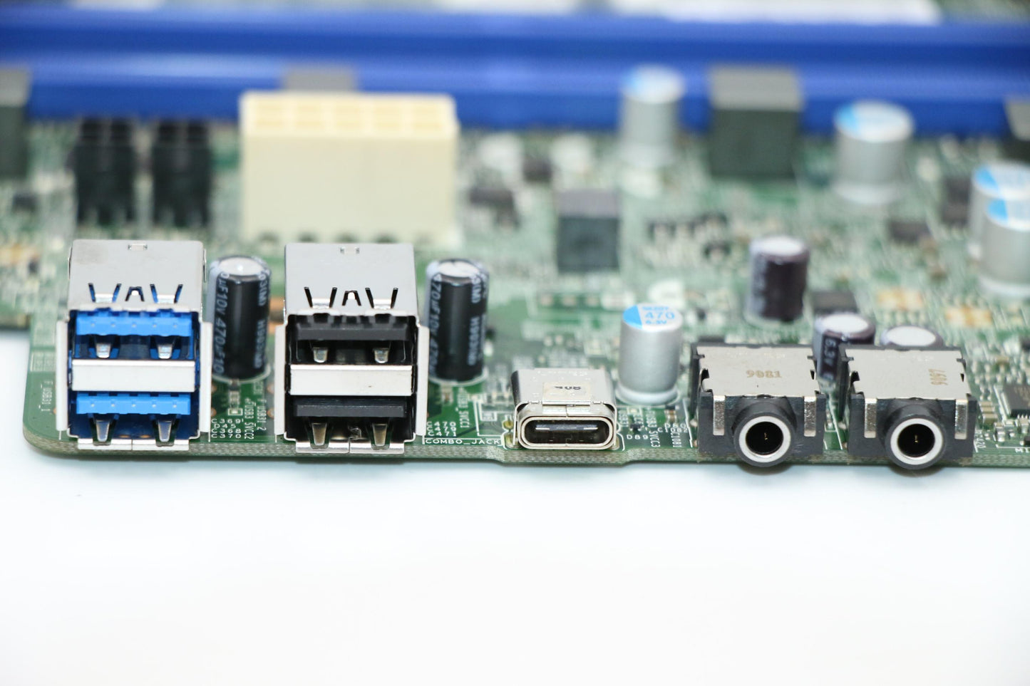 Lenovo Intel Coffelake-R B360 No Dpk - 01LM803