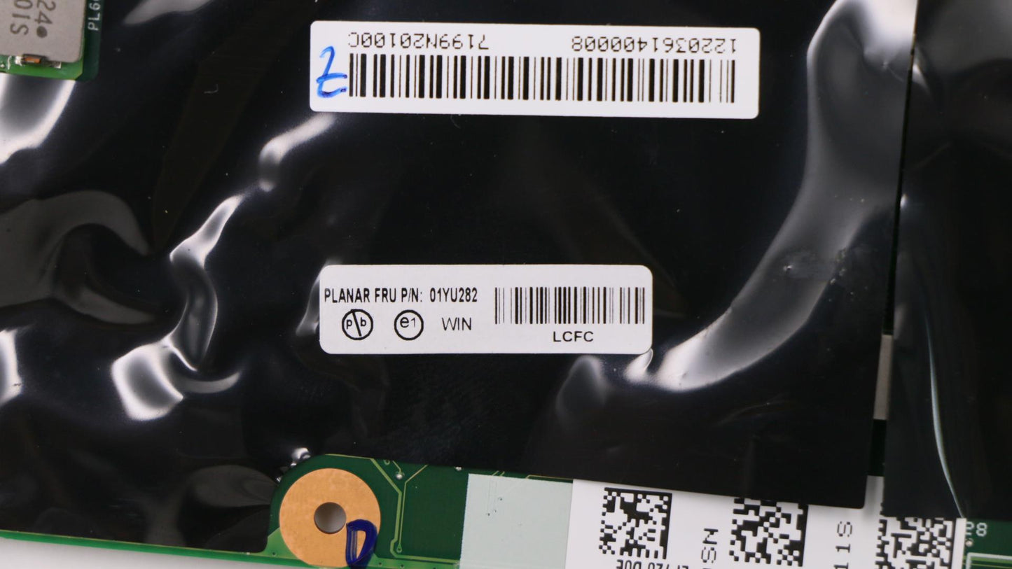 Lenovo Win,E-2176M,P4,8G,Amt,N-Tpm - 01YU282