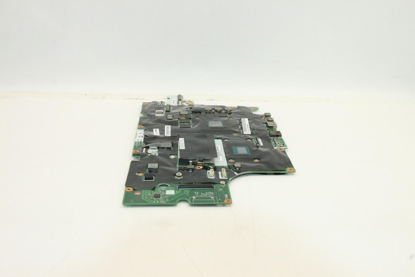 Lenovo Win,E-2186M,P5,16G,Amt,Y-Tpm2 - 01YU283