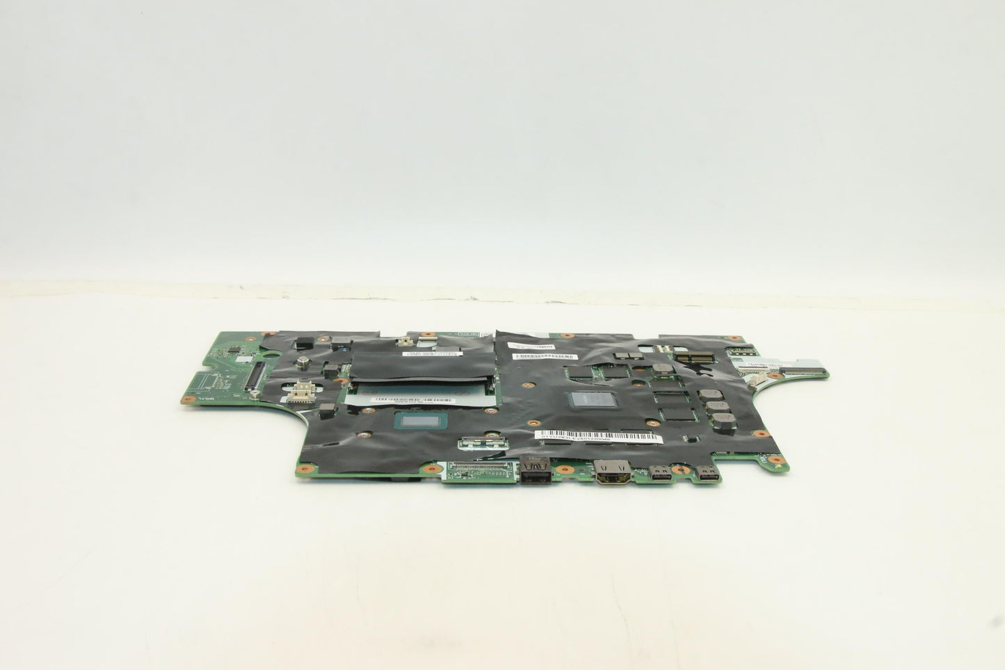 Lenovo Win,E-2186M,P5,16G,Amt,Y-Tpm2 - 01YU283