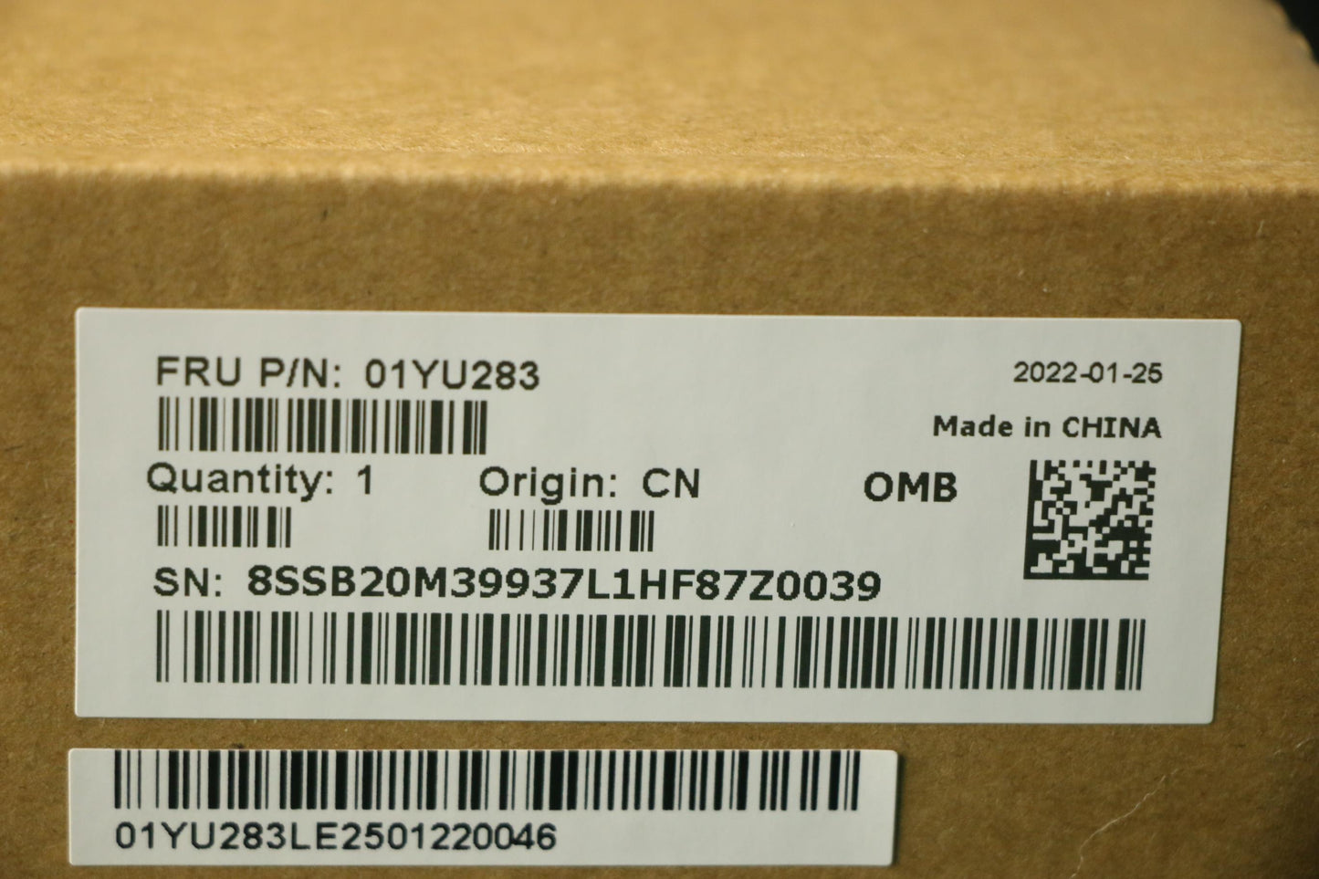 Lenovo Win,E-2186M,P5,16G,Amt,Y-Tpm2 - 01YU283