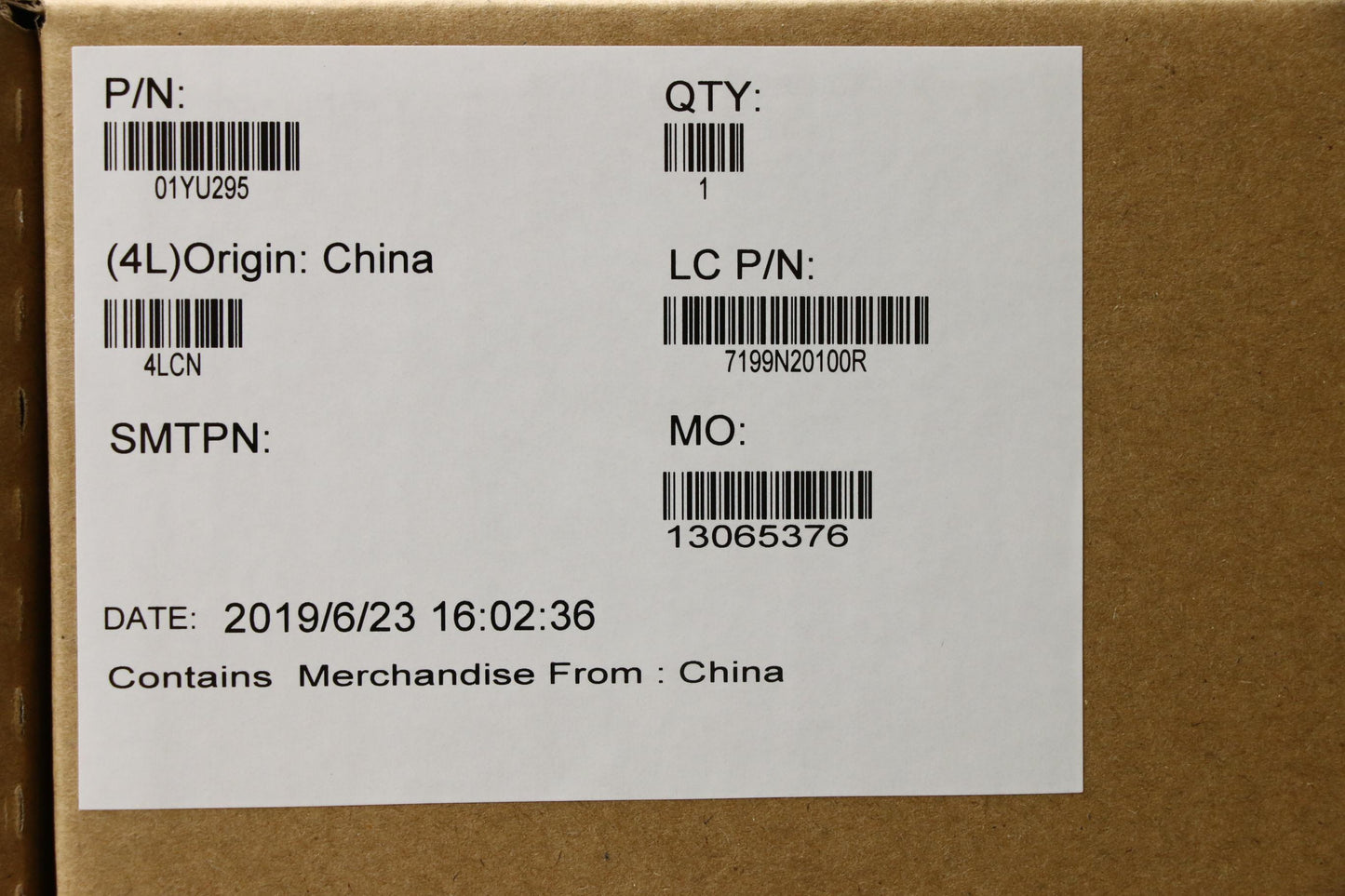 Lenovo Nok,E-2176M,P4,8G,Amt,Y-Tpm2 - 01YU295