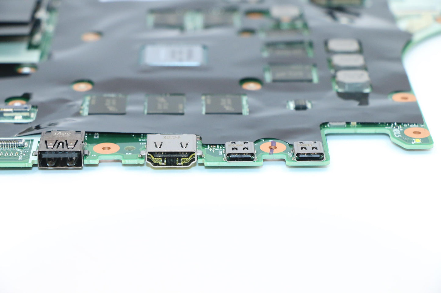Lenovo Nok,E-2186M,P5,16G,Amt,Y-Tpm2 - 01YU297