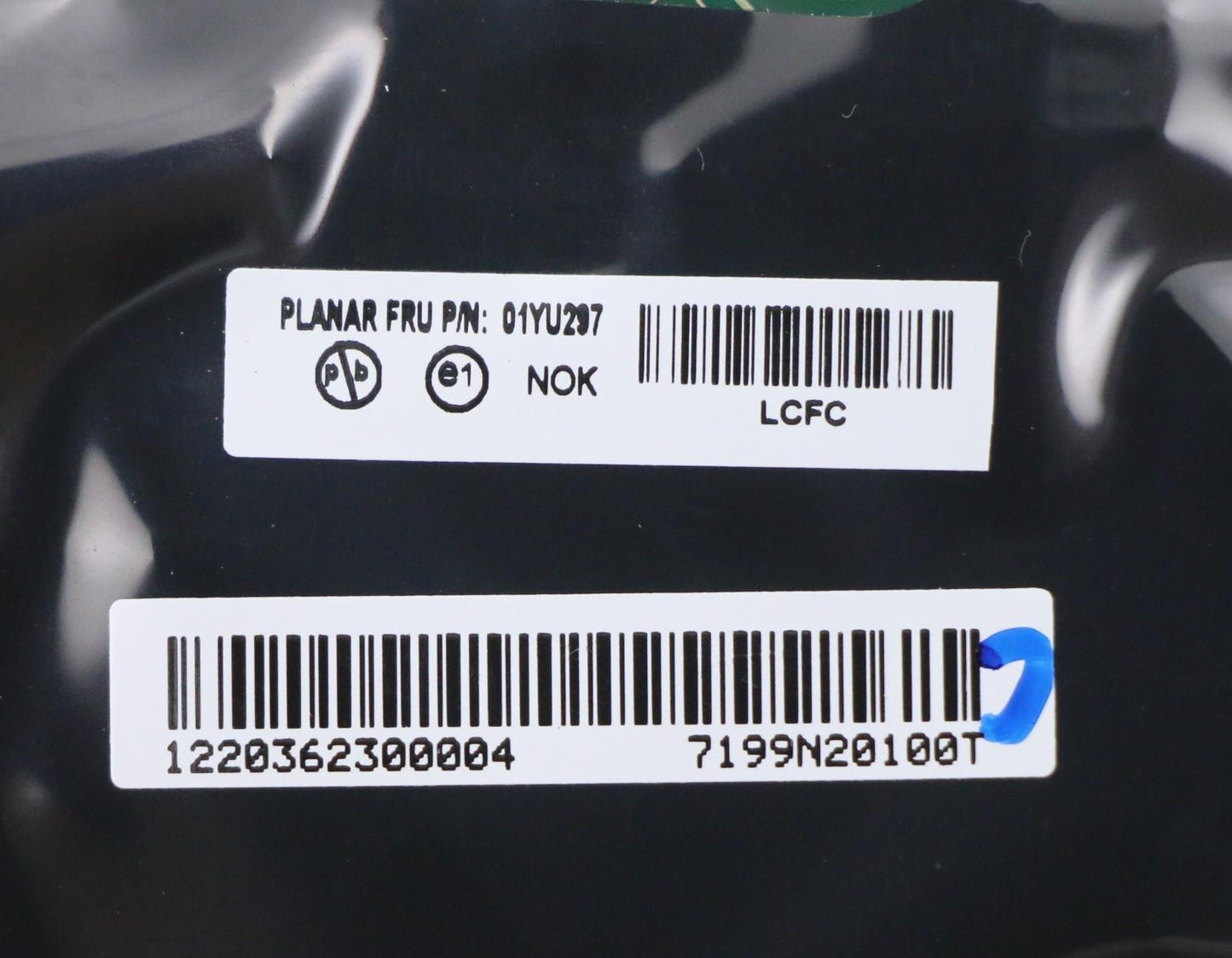Lenovo Nok,E-2186M,P5,16G,Amt,Y-Tpm2 - 01YU297