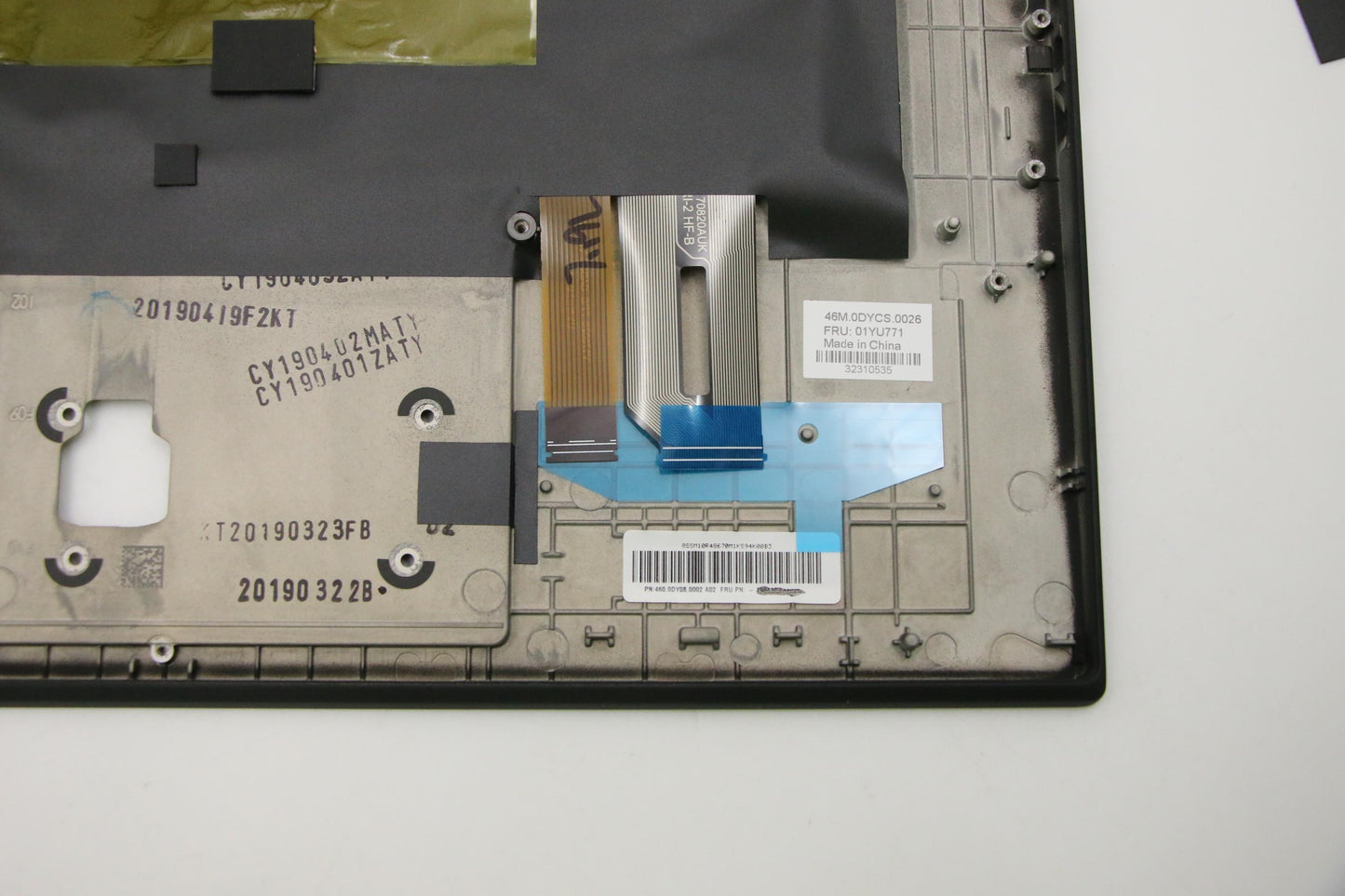 Lenovo 01YU789 Assembly Ucase W/Kb Ru W/O Fpr