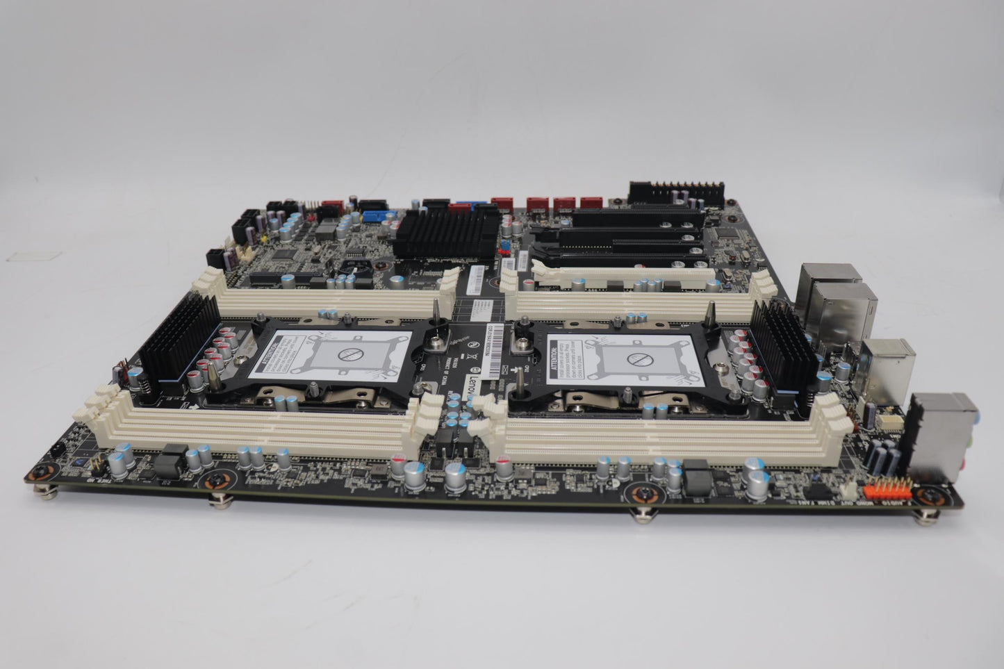 Lenovo Mb Intel Lga-3647 Win Dpk Dtpm - 02RJ016