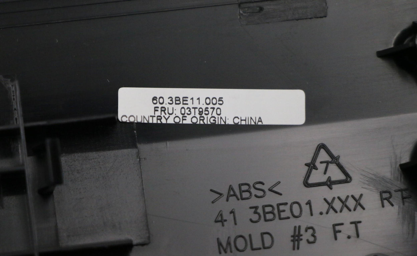 Lenovo Bezel ,Front Bezel,No Webcam - 03T9570