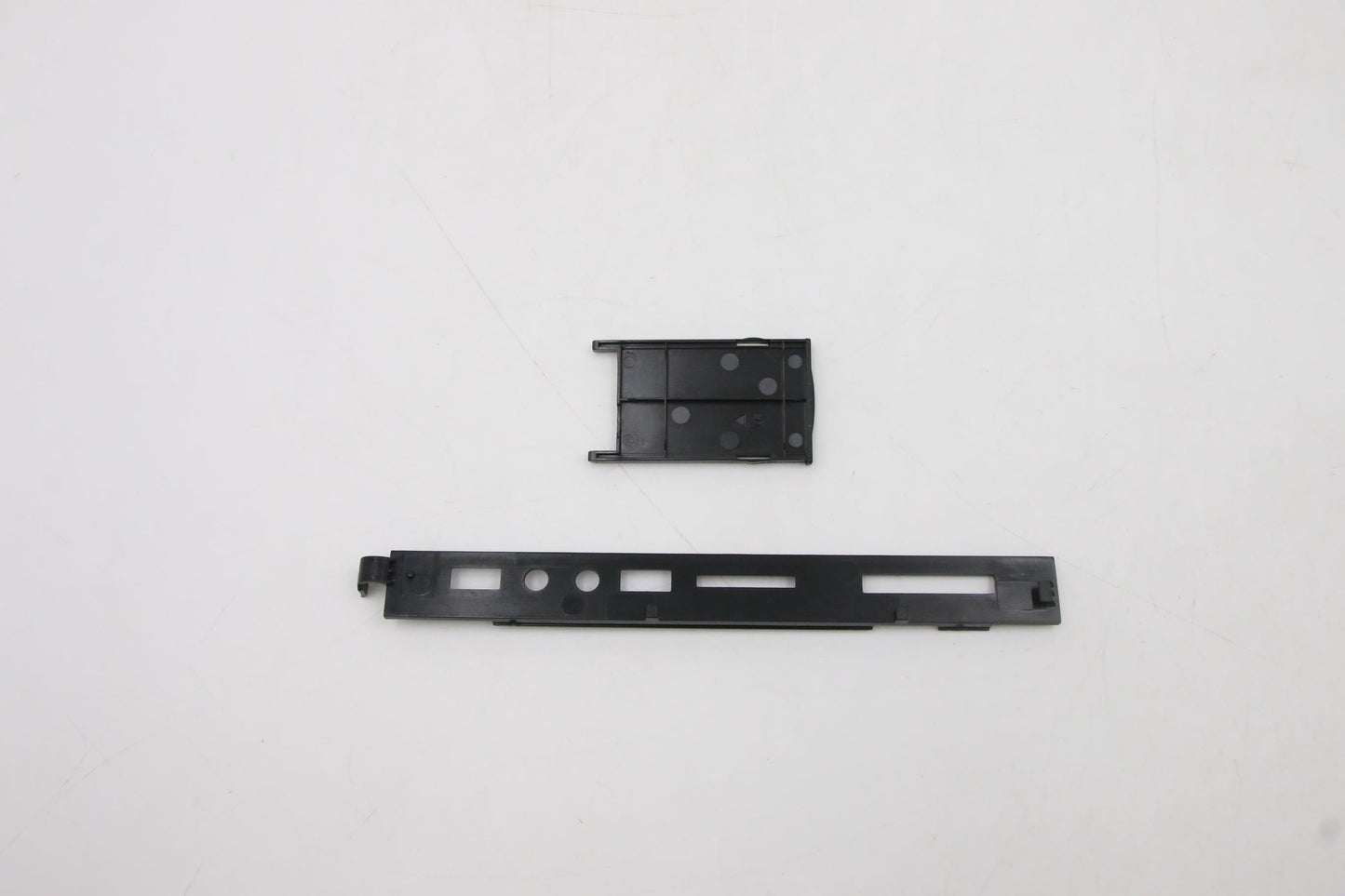 Lenovo (03T9777) Bezel/Door