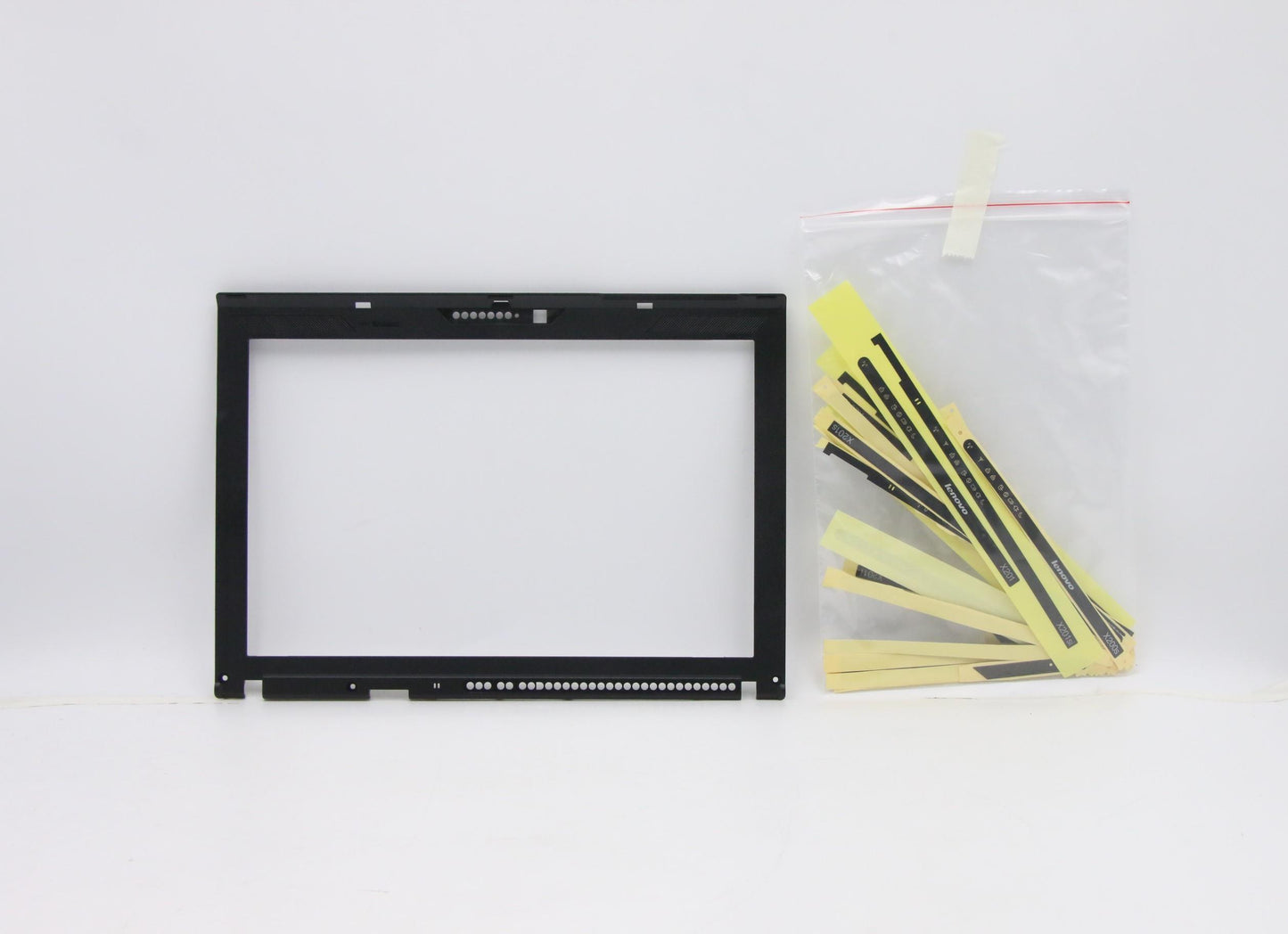 Lenovo Bezel Lcd Bzl For Wxga - 04W0360
