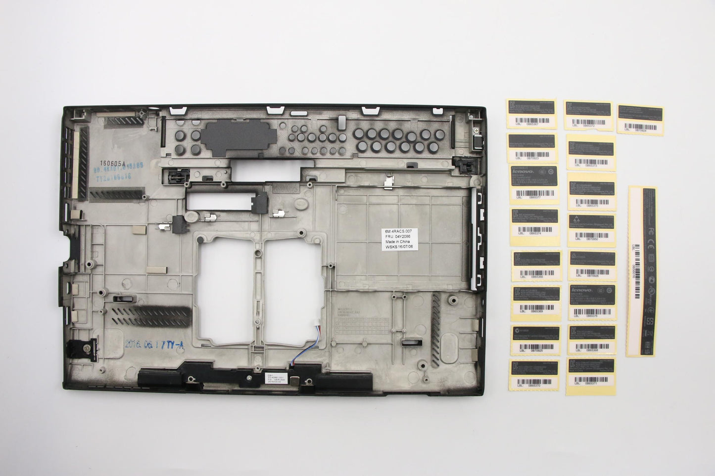 Lenovo Dasher-2 Br Fru Base Cover Asm - 04Y2086