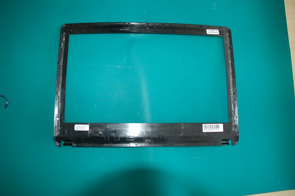 Lenovo 31038861 Bezel Ll1 Lcd Assembly