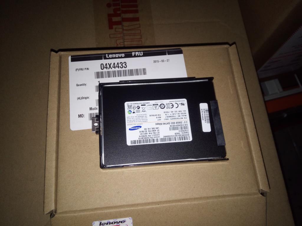 Lenovo Solid State Drives - 04X4433