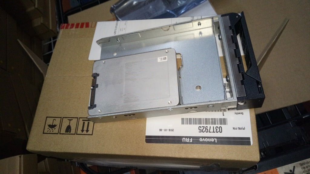 Lenovo Hard Drive 600Gb 6G/S Sata Ssd - 03T7925
