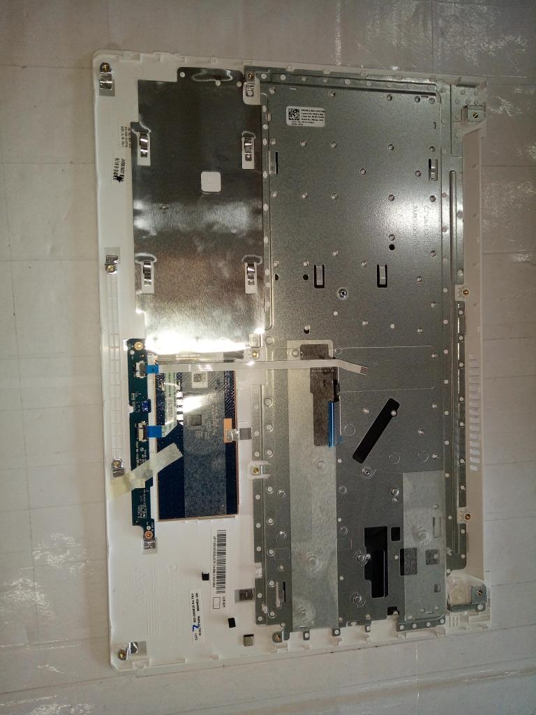 Lenovo Logic Upper Assembly Bl Wht Uk - 5CB0M31258