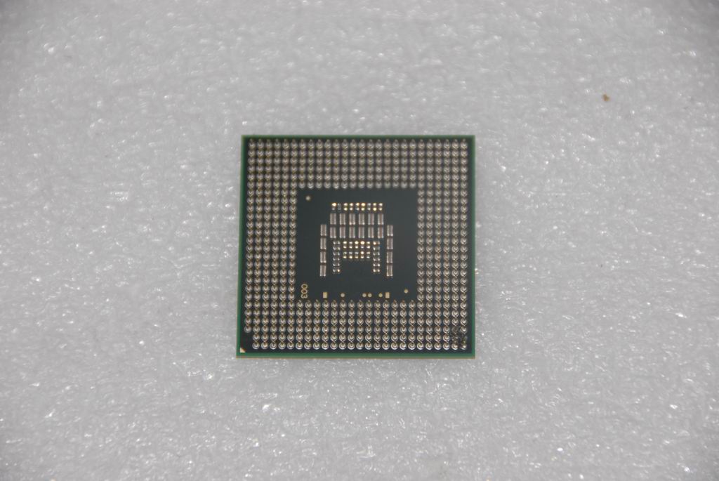 Lenovo Cpu P8400 Penryn 3M Pga 2.26G - 102000514