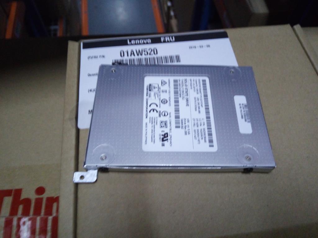 Lenovo Sd Solid State Drives - 01AW520