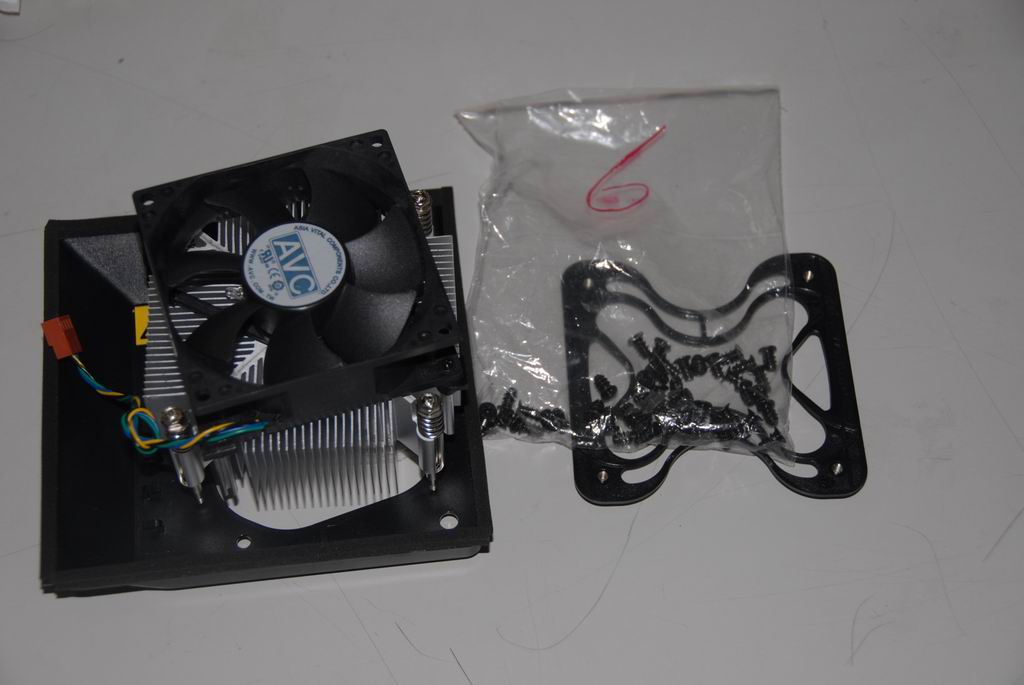 Lenovo 31043031 Fan Avc+Z8Ul07F001