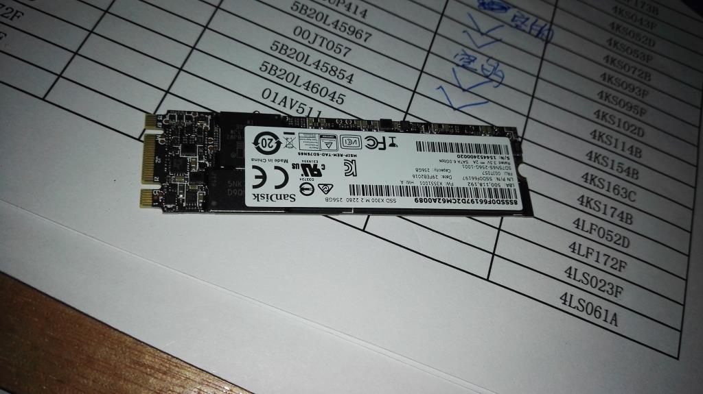 Lenovo Sd Solid State Drives - 00JT057