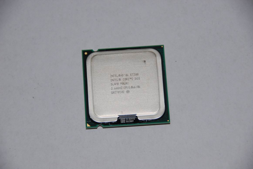 Lenovo Cpu Intel C2D E7300 2.66/1066 - 1005855