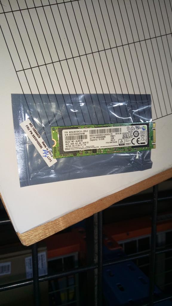 Lenovo Solid State Drive - 5SD0H00095